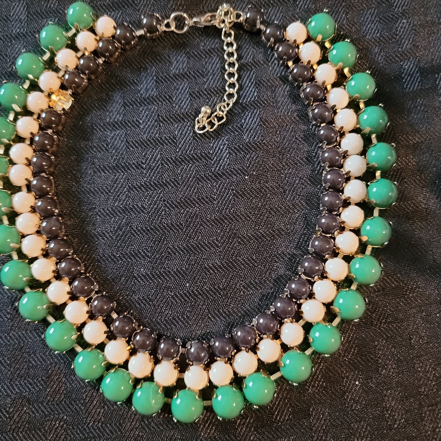 4.24.23-Green/white Necklace