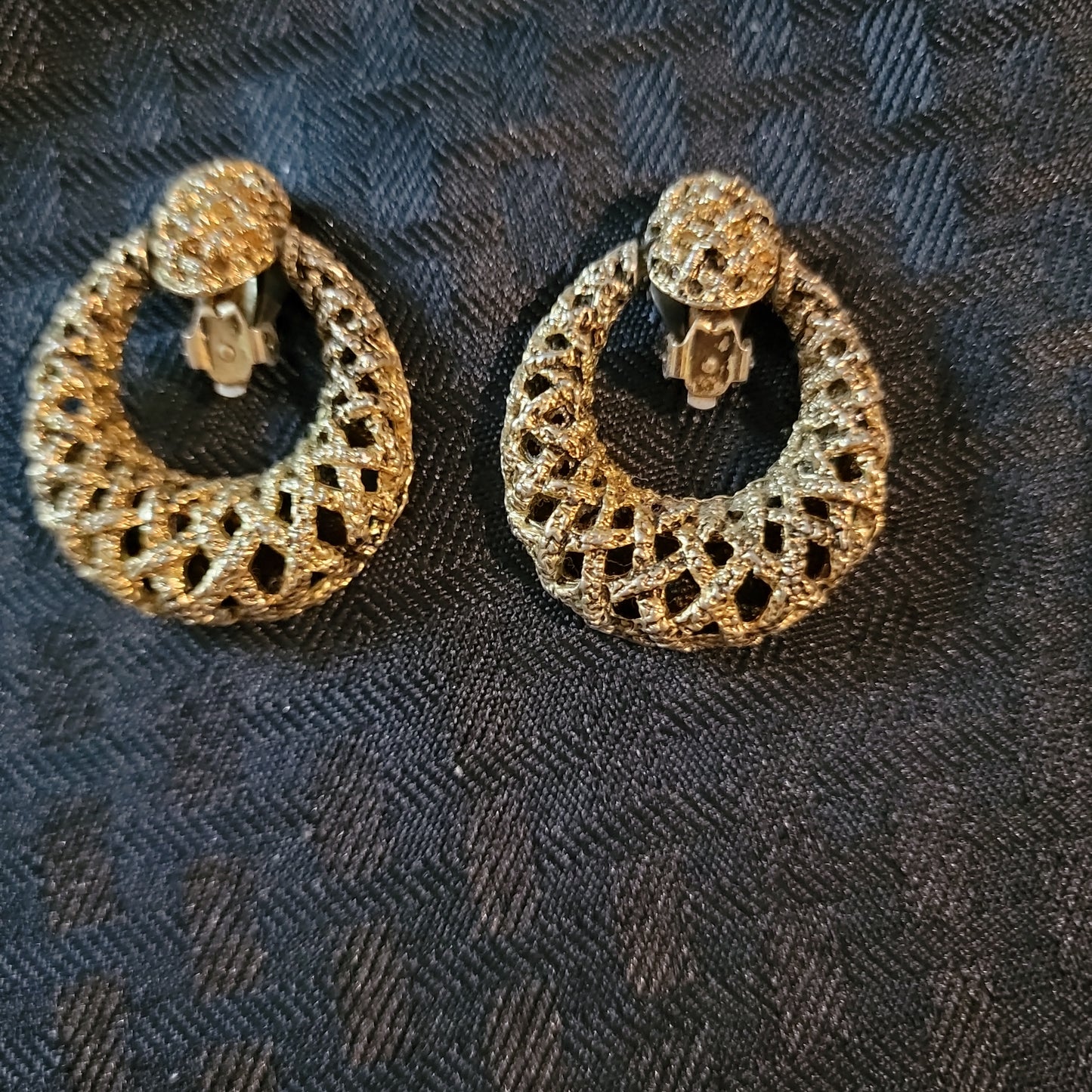 4.24.23-Gold Clip Ons