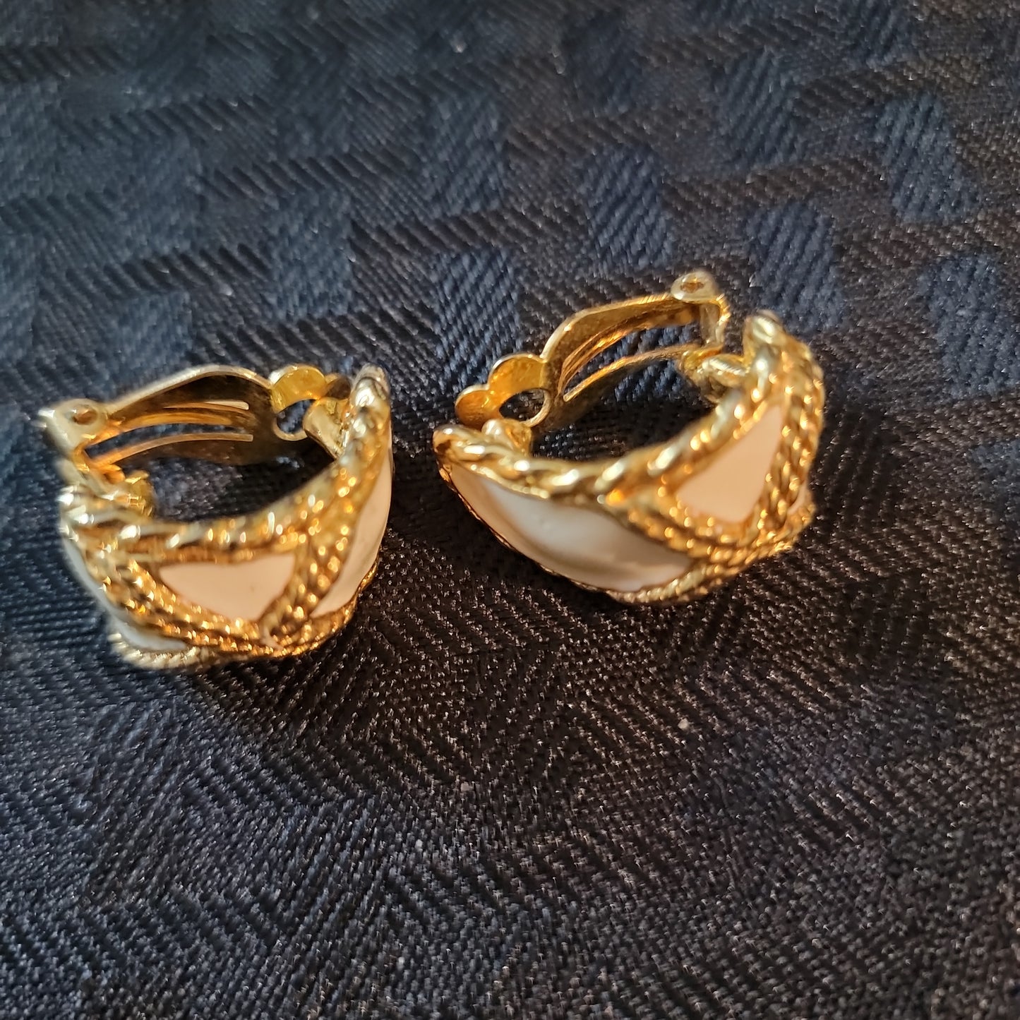 4.24.23-Pearl Clip Ons